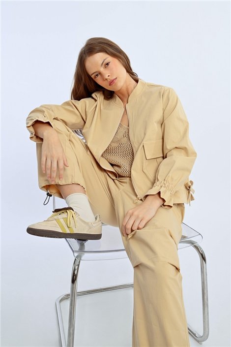 Lili Sidonio Chaqueta beige de corte amplio