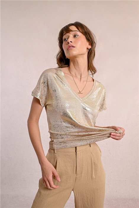 Molly Braken Camiseta metalizada beige