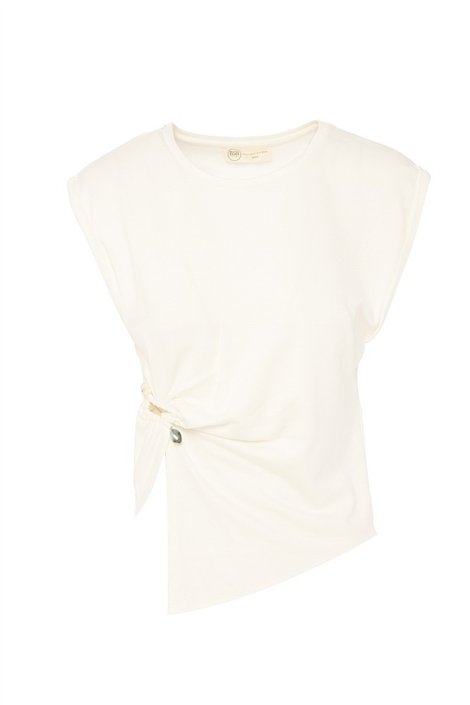 BSB Blusa blanca broche