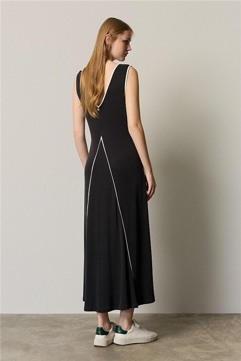 BSB Vestido negro detalle nervio canalé