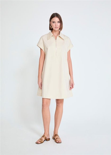 Lola Casademunt Vestido corto beige de cuello ingles