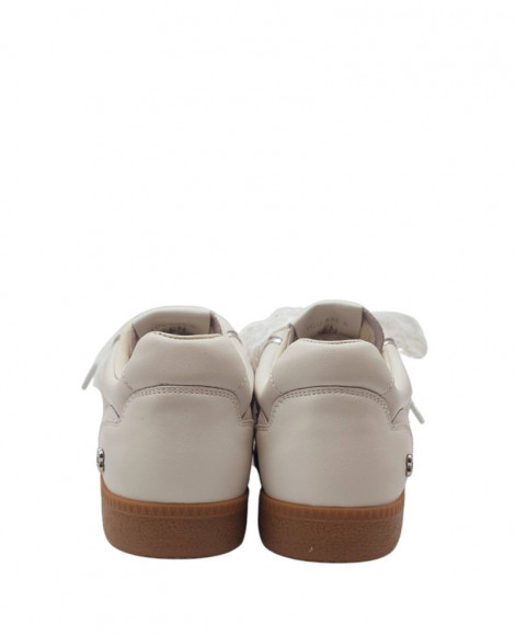 Noa Harmon Sneakers crudo con detalle de encaje y perlas