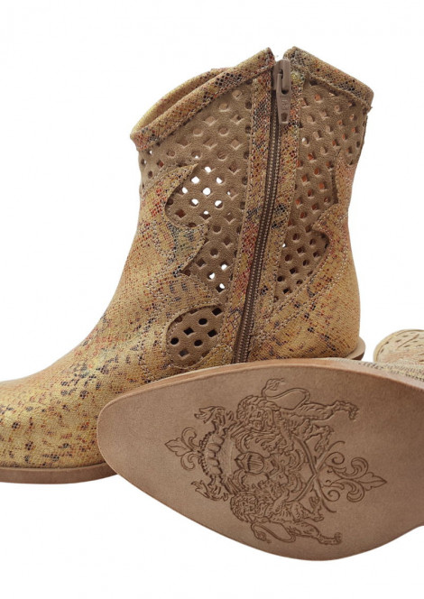 Vosso Moda Botines de piel dorada con detalle perforado