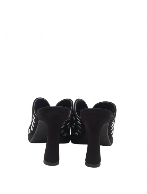 Noa Harmon Sandalia elegante de serraje negro con tachuelas