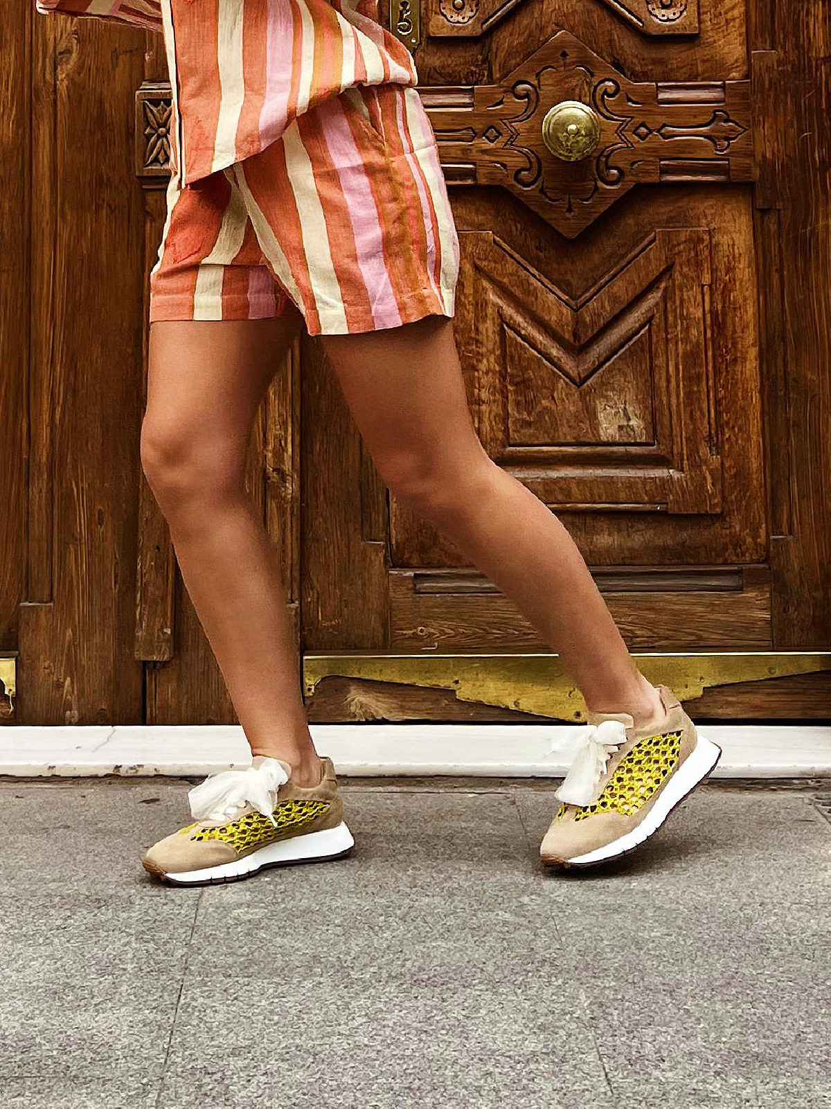 Vosso Moda Sneakers afelpada visón cordón de malla