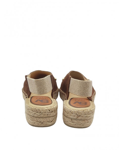 SV Cuña baja destalonada chocolate y tachas