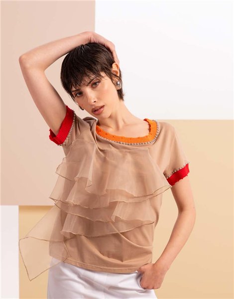 Zoe Blusa con detalle tull y tachas plateadas