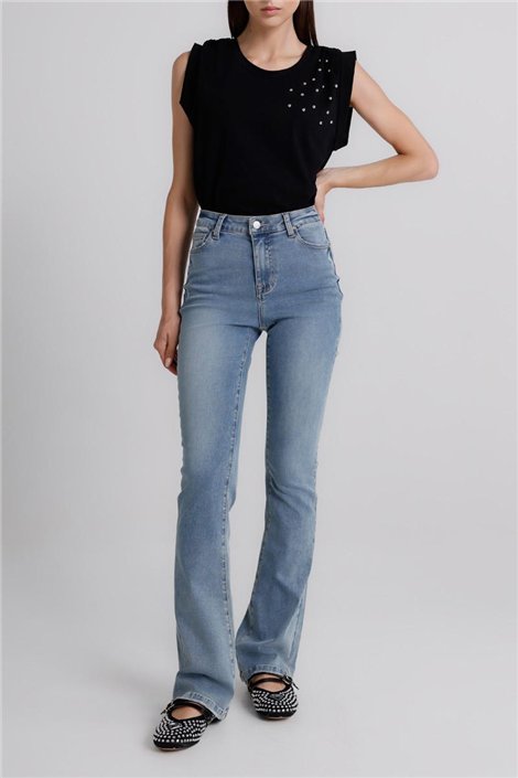 MET Vaqueros en denim azul claro acampanados