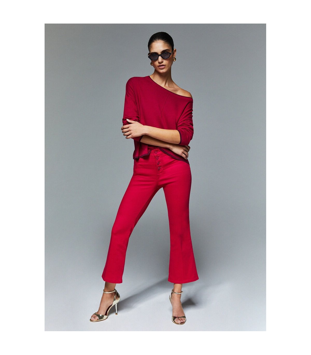 Liu Jo Pantalón color fresa acampanado con botones logotipo
