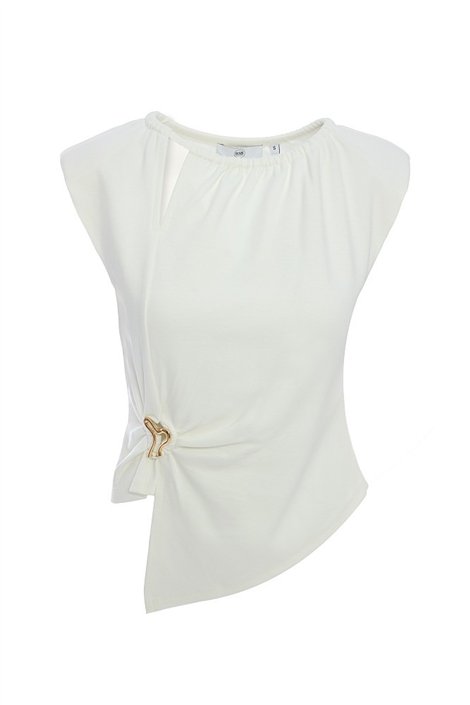 BSB Blusa blanca asimétrica con broche y fruncido