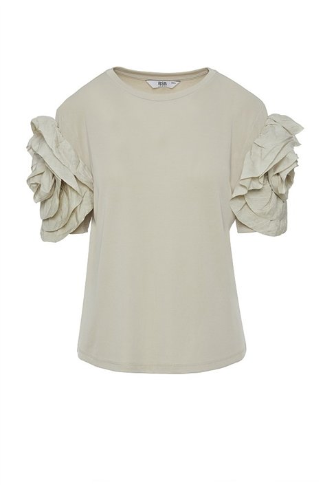 BSB Blusa color beige con mangas avolantadas