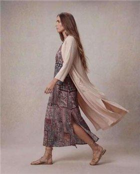 Parole Chaqueta larga crepé color beige