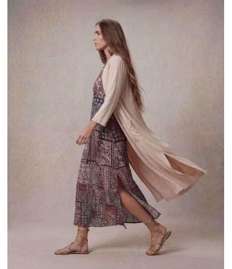 Parole Chaqueta larga crepé color beige