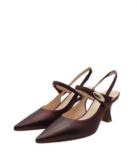 Vera Rebato Zapato destalonado chocolate y detalle dorado
