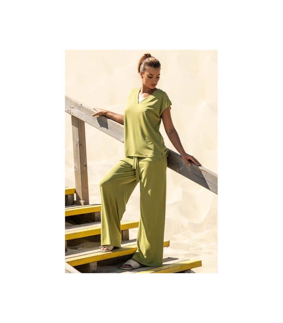 Scusi Blusa satinada color pistacho