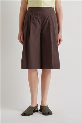 Meimeij Bermudas amplias color chocolate