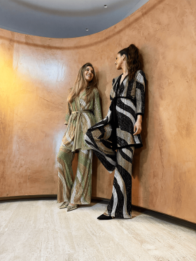 Zoe Kimono elegante con lentejuelas estampado negro y marrón