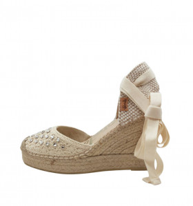 Vidorreta Cuña color beige de crochet y joyas