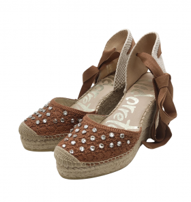 Vidorreta Cuña color marrón de crochet y joyas