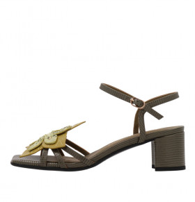 Noa Harmon Sandalia kaki flor Azami