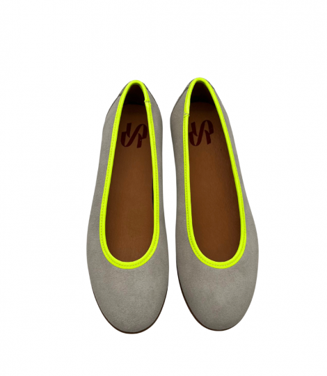 Vosso Moda Manoletina color gris con detalle fluor