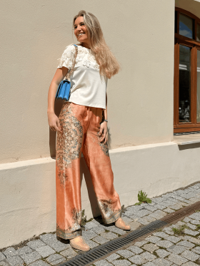 Amosa Pantalón satinado estampado