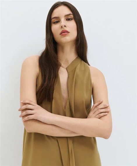 Acces Vestido largo oliva con dobladillo central