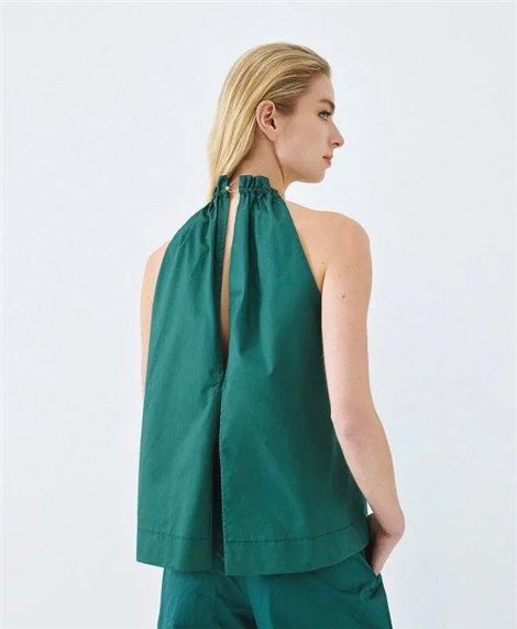 Acces Blusa verde esmeralda con cuello halter