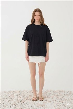 Eleh Camiseta negra con lazada de satén