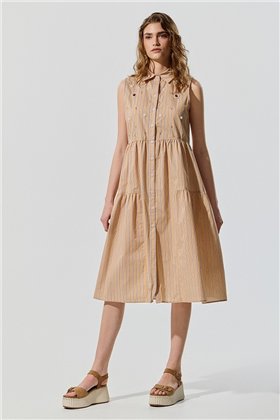 BSB Vestido cuello clásico de rayas y pedrería