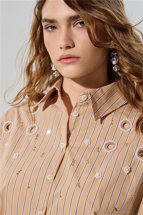 BSB Camisa de rayas con pedrería y perlas