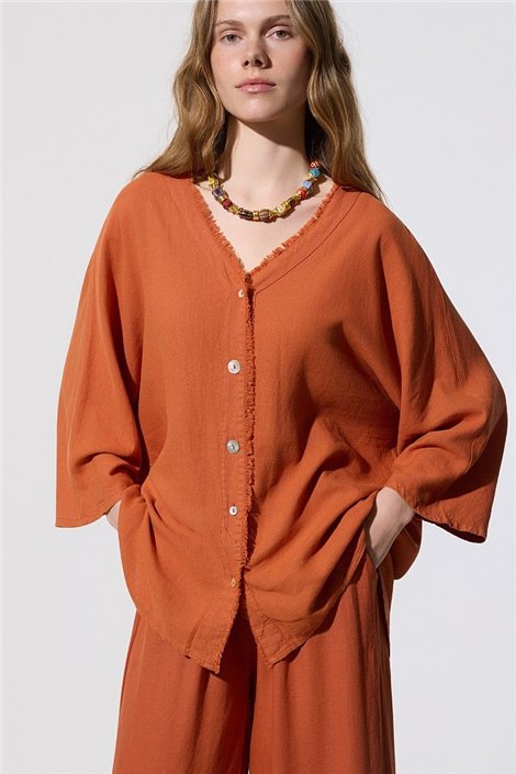 BSB Camisa amplia de lino con detalle desflecado