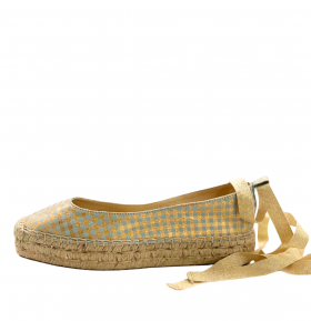 Vosso Moda Cuña baja en tejido dorado y vichy azul