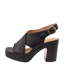 JanetandJanet Sandalia negra cruzada con tacón