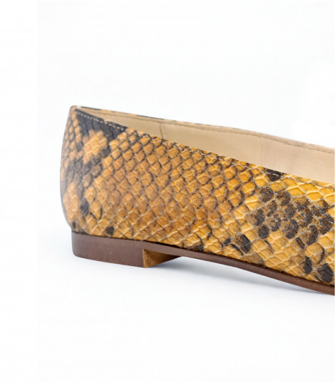 Vosso Moda Manoletina print serpiente con detalle estrella