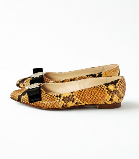 Vosso Moda Manoletina print serpiente con detalle estrella