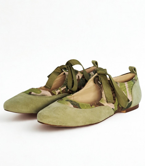Vosso Moda Manoletina verde estampada con lazada