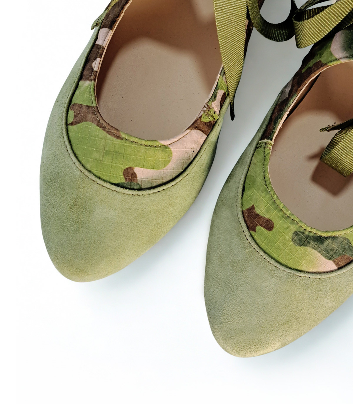Vosso Moda Manoletina verde estampada con lazada