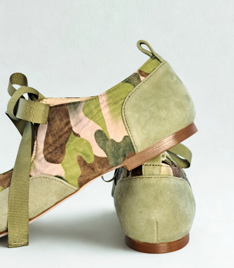 Vosso Moda Manoletina verde estampada con lazada