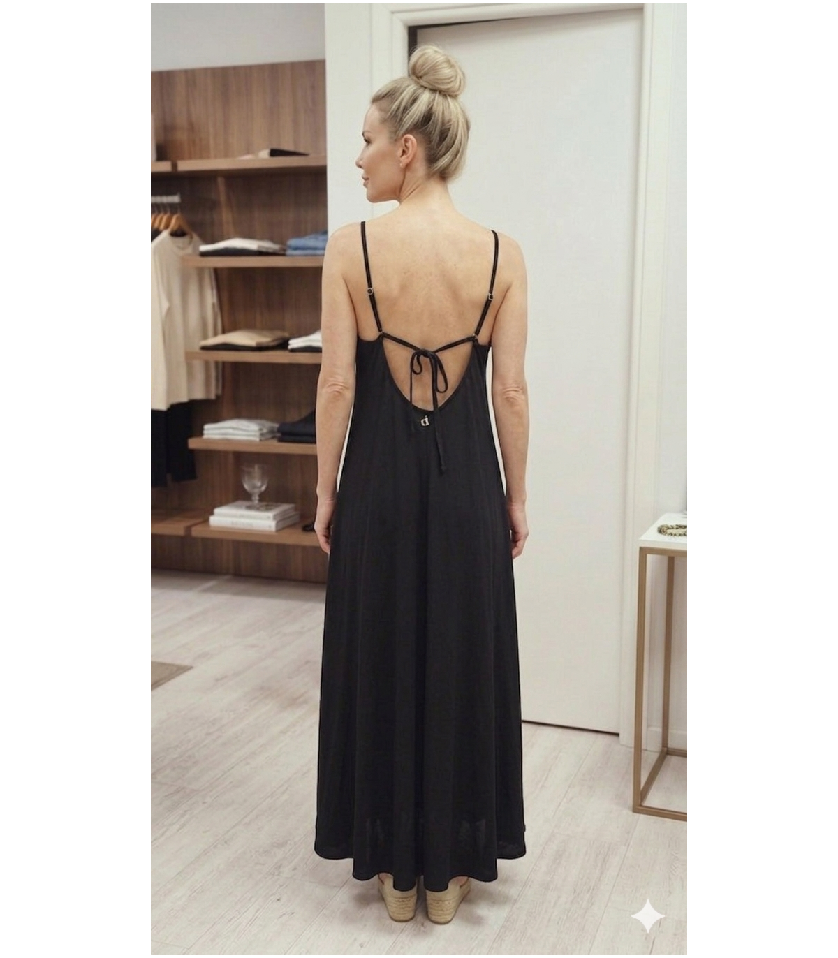 Dixie Vestido negro liso de tirantes