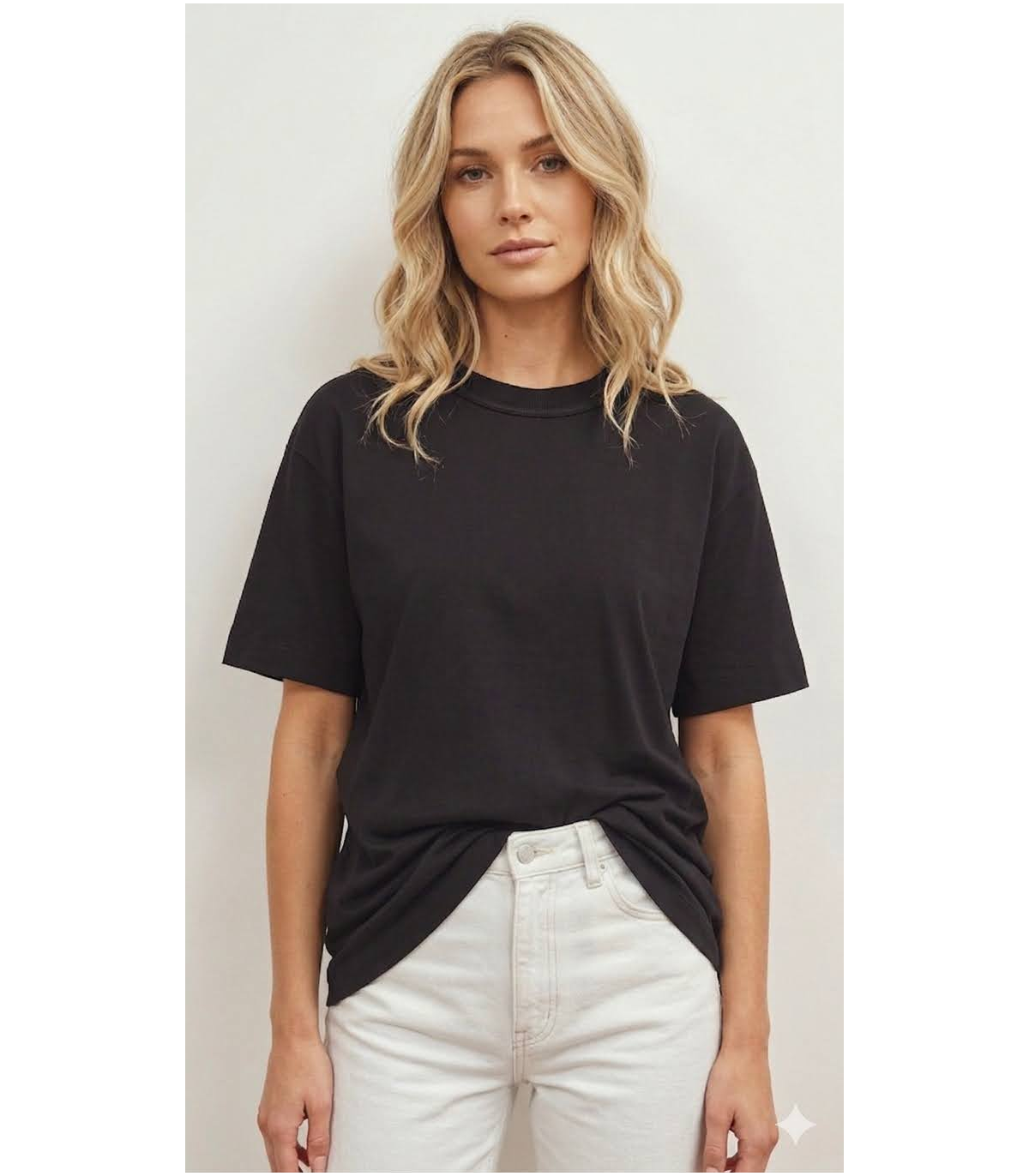 Eleh Camiseta negra con lazada de satén