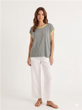 Gerry Camiseta kaki Gina con detalle neón