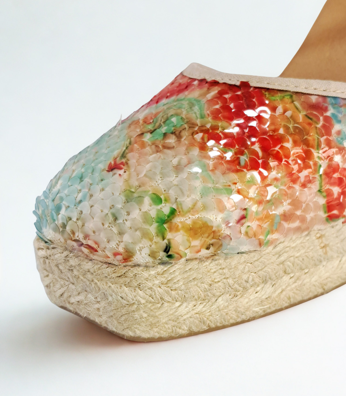 Vosso Moda Cuña con lentejuelas multicolor y ribete beige