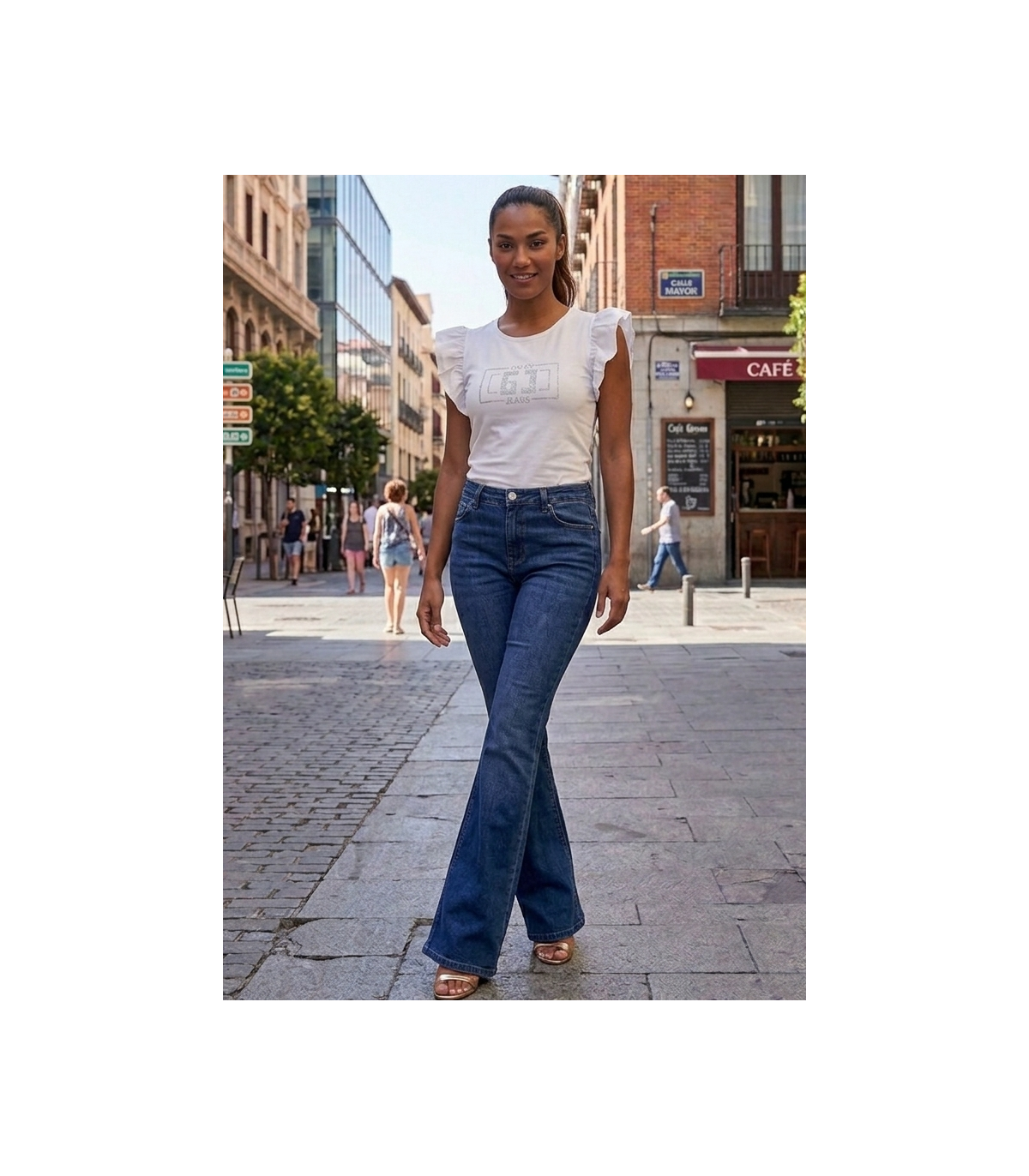 GAUDI Camiseta con mangas avolantadas y detalle strass