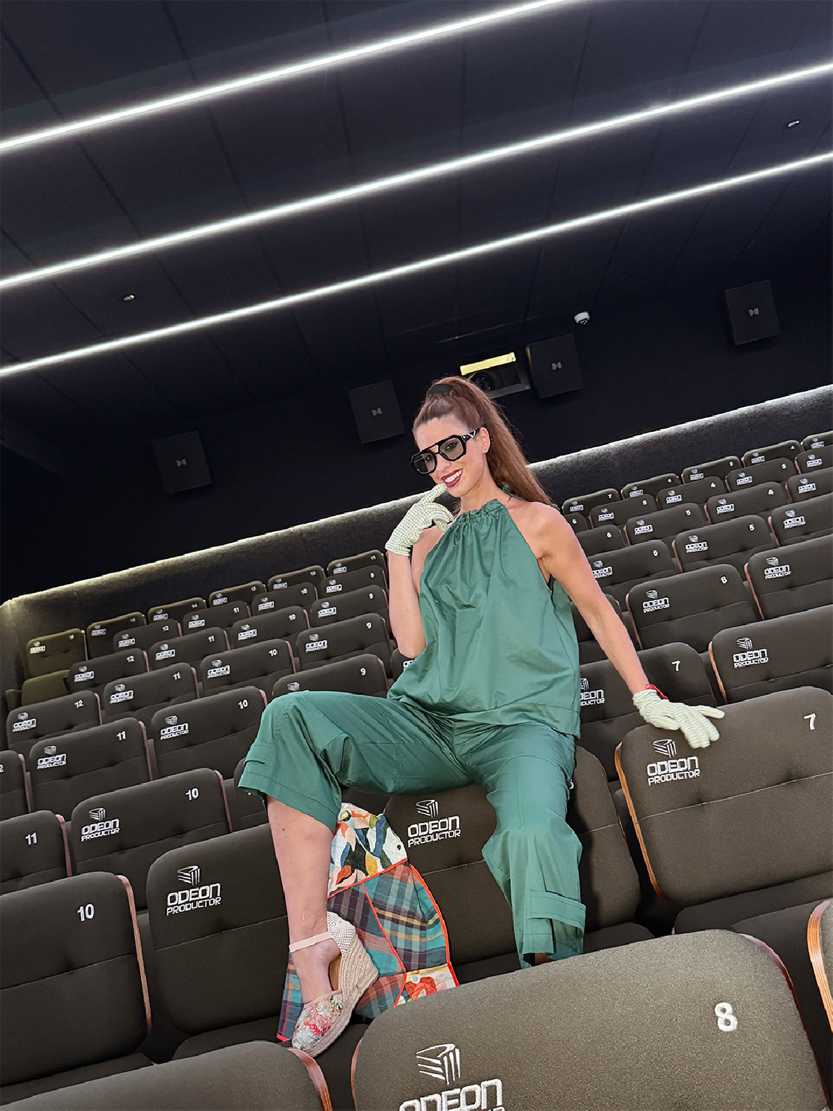 Acces Blusa verde esmeralda con cuello halter