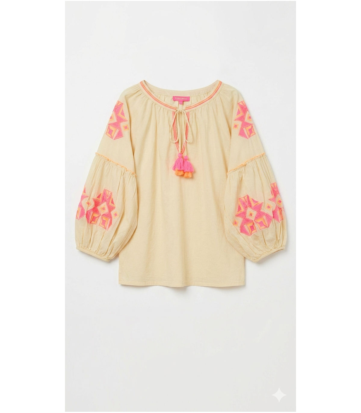 Tartaruga Blusa Border crema con bordado y borlas