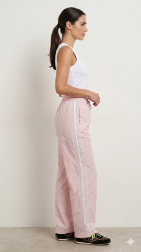 Lili Sidonio Pantalones color rosa con listón de encaje