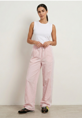 Lili Sidonio Pantalones color rosa con listón de encaje