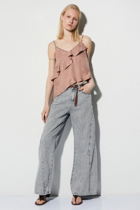 BSB Blusa satinada con tachas y volante
