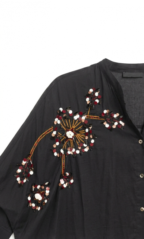 Dixie Camisa negra oversize con bordado de lentejuelas